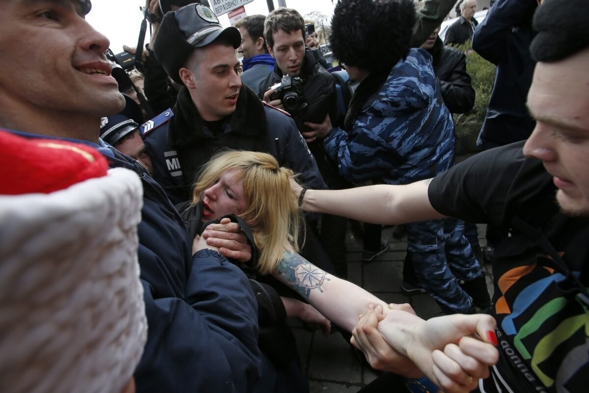 Ουκρανικοί εθνικισμοί σε ρωσικά ντουλάπια