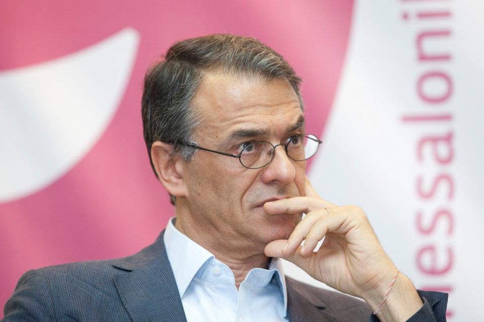 Ο ποιητής (ανα)λυόμενος