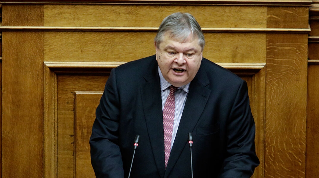 Ανορθολογική δημοκρατία!