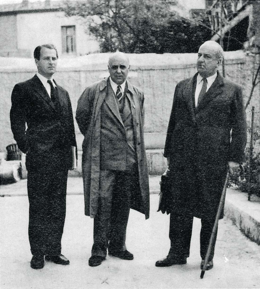 O &Gamma;&iota;ώ&rho;&gamma;&omicron;&sigmaf; &Sigma;&epsilon;&phi;έ&rho;&eta;&sigmaf;, &mu;&epsilon; &tau;&omicron;&nu; &Gamma;&iota;ώ&rho;&gamma;&omicron; &Kappa;&alpha;&tau;&sigma;ί&mu;&pi;&alpha;&lambda;&eta; &kappa;&alpha;&iota; &tau;&omicron;&nu; &Pi;ά&tau;&rho;&iota;&kappa; &Lambda;&eta; &Phi;έ&rho;&mu;&omicron;&rho;. &Omicron;&iota; &beta;&rho;&epsilon;&tau;&alpha;&nu;&omicron;ί &phi;&iota;&lambda;έ&lambda;&lambda;&eta;&nu;&epsilon;&sigmaf; &tau;&alpha; &chi;&rho;ό&nu;&iota;&alpha; &tau;&omicron;&upsilon; &pi;&omicron;&lambda;έ&mu;&omicron;&upsilon; &delta;&iota;&alpha;&tau;ά&rho;&alpha;&xi;&alpha;&nu; &tau;&iota;&sigmaf; &sigma;&chi;έ&sigma;&epsilon;&iota;&sigmaf; &tau;&omicron;&upsilon;&sigmaf; &mu;&epsilon; &pi;&omicron;&lambda;&lambda;&omicron;ύ&sigmaf; έ&lambda;&lambda;&eta;&nu;&epsilon;&sigmaf; &phi;ί&lambda;&omicron;&upsilon;&sigmaf; &tau;&omicron;&upsilon;&sigmaf; &lambda;ό&gamma;&omega; &tau;&eta;&sigmaf; &delta;&iota;&alpha;&phi;&omicron;&rho;&epsilon;&tau;&iota;&kappa;ή&sigmaf; &pi;&rho;&omicron;&sigma;έ&gamma;&gamma;&iota;&sigma;&eta;&sigmaf; &sigma;&tau;&omicron;&nu; &Kappa;&upsilon;&pi;&rho;&iota;&alpha;&kappa;ό &Alpha;&gamma;ώ&nu;&alpha;.  