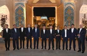 &Omicron;&iota; &eta;&gamma;έ&tau;&epsilon;&sigmaf; &tau;&omega;&nu; &alpha;&upsilon;&tau;&alpha;&rho;&chi;&iota;&kappa;ώ&nu; &chi;&omega;&rho;ώ&nu; &tau;&eta;&sigmaf; &Gamma;&eta;&sigmaf; &pi;&omicron;&upsilon; &sigma;&upsilon;&nu;&alpha;&nu;&tau;ή&theta;&eta;&kappa;&alpha;&nu; &sigma;&tau;&omicron; &Omicron;&upsilon;&zeta;&mu;&pi;&epsilon;&kappa;&iota;&sigma;&tau;ά&nu;. &Chi;&omega;&rho;ί&sigmaf; &gamma;&rho;&alpha;&beta;ά&tau;&alpha;, ό&lambda;&omicron;&iota;. 
